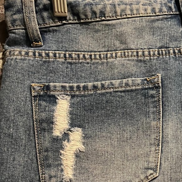 FASHION NOVA JEANS - Picture 2 of 3